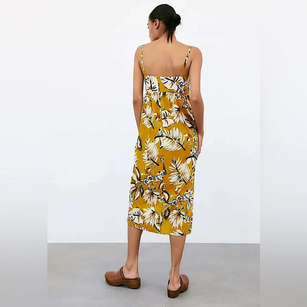 NWT Zara floral smocked sundress. Size XS. - Picture 2 of 7